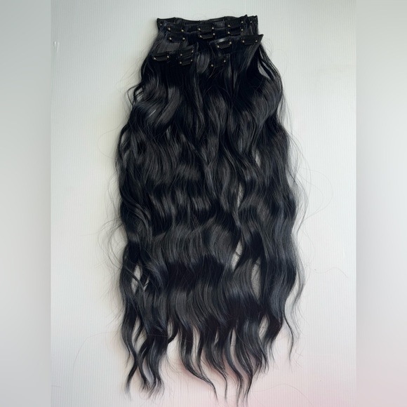 Black Wavy hair extensions - Picture 2 of 11